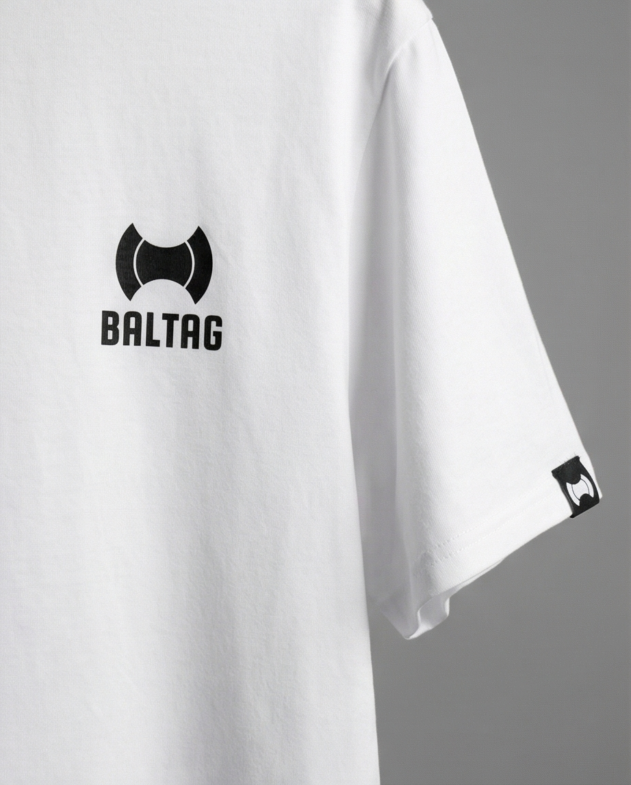 BALTAG Statement T-Shirt Weiß – Unisex Regular Fit mit Backprint | Streetwear Premium