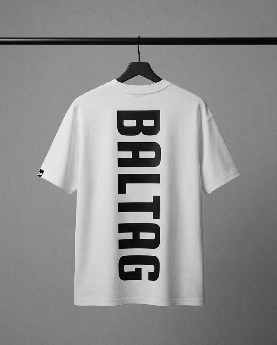 BALTAG Statement T-Shirt Weiß – Unisex Regular Fit mit Backprint | Streetwear Premium