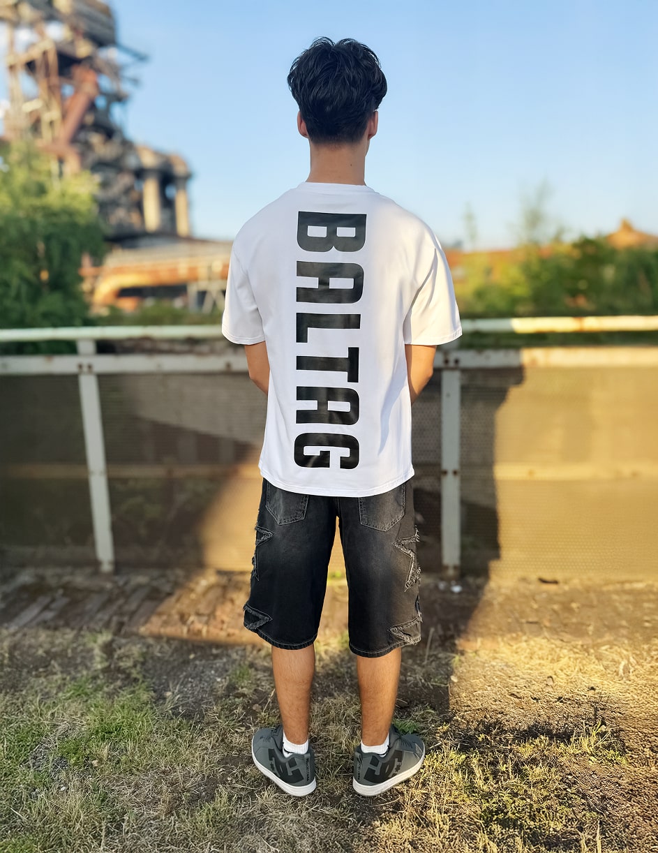 baltag-herren-oversized-t-shirt-weiss-rueckenprint