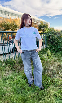 Damen T-Shirt Weiß mit kleinem BALTAG-Logo in vier Farbvarianten