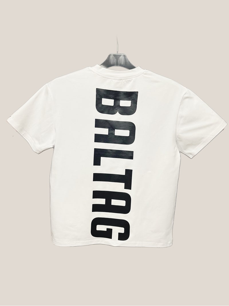 Herren Oversized T‑Shirt Weiß mit vertikalem BALTAG Rückenprint